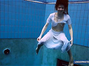 astounding hairy underwatershow by Marketa