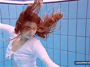 astounding hairy underwatershow by Marketa