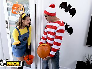 BANGBROS - Trick Or handle, smell Evelin Stone's feet.